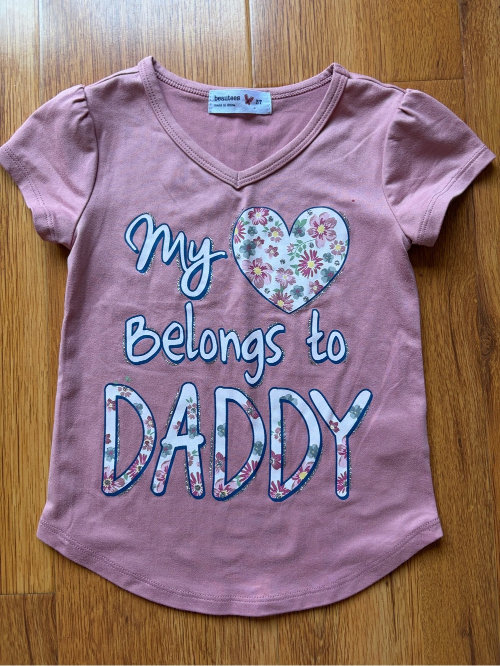 Girl short sleeve top with graphic